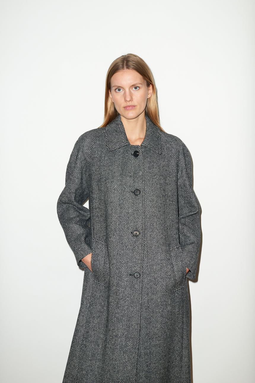 TWEED OVERCOAT