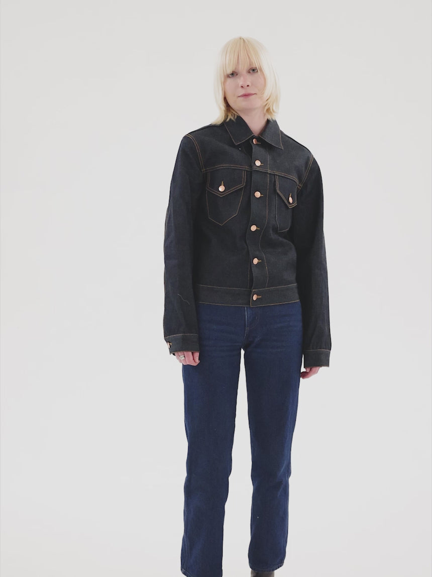 TRUCKER JACKET IN RAW INDIGO DENIM